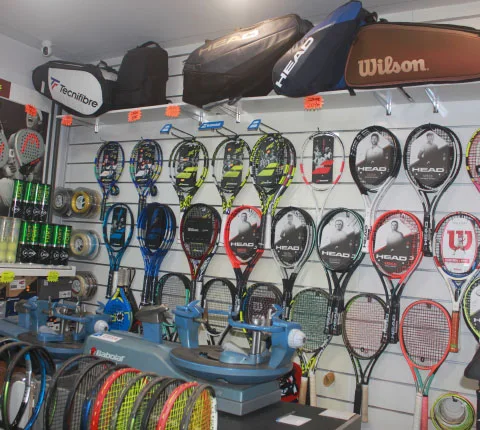 Customización y Personalización de Raquetas de Tenis para Profesionales en Barcelona