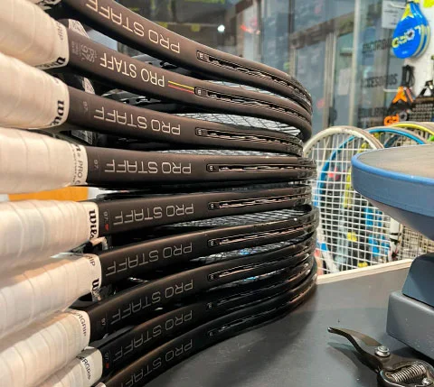 Customización y Personalización de Raquetas de Tenis para Profesionales en Barcelona