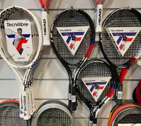 Customización y Personalización de Raquetas de Tenis para Profesionales en Barcelona