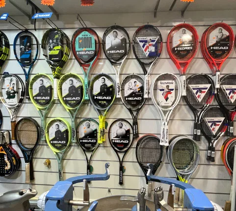 Customización y Personalización de Raquetas de Tenis para Profesionales en Barcelona