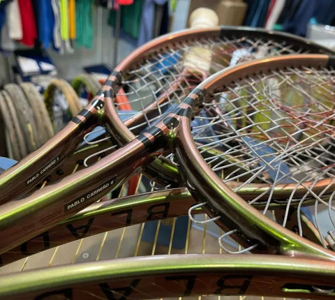 Customización y Personalización de Raquetas de Tenis para Profesionales en Barcelona