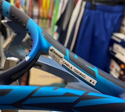 Customización y Personalización de Raquetas de Tenis para Profesionales en Barcelona